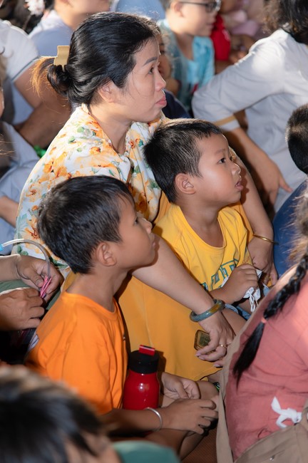 Full-Moon Festival performance program