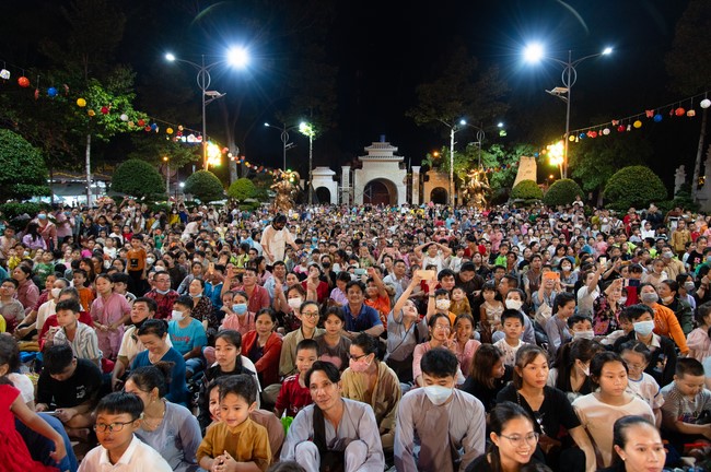 Full-Moon Festival performance program