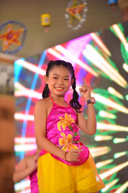 Full-Moon Festival performance program