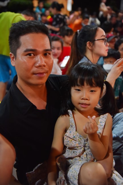 Full-Moon Festival performance program