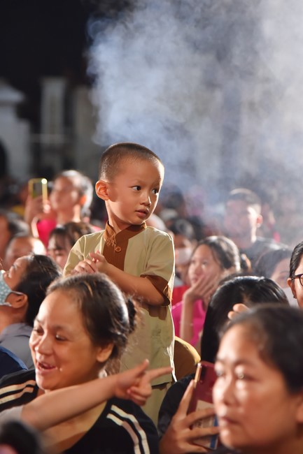 Full-Moon Festival performance program