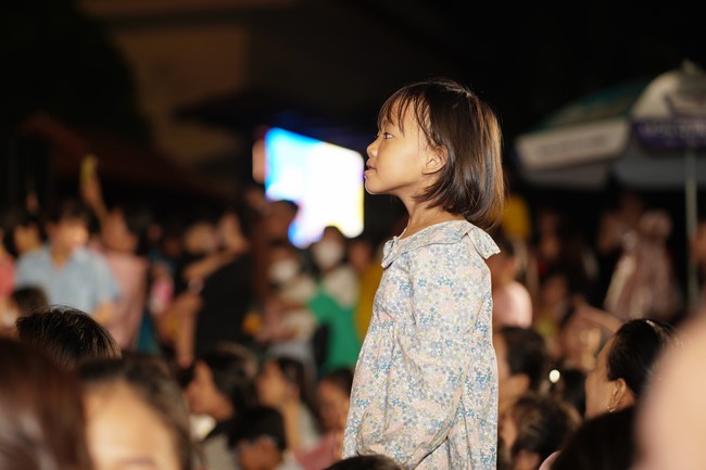 Full-Moon Festival performance program