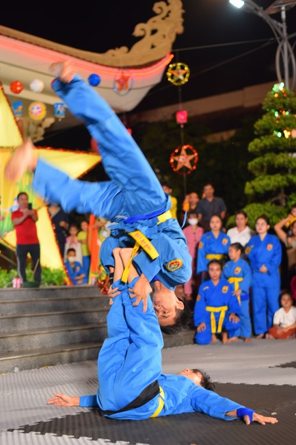 Full-Moon Festival performance program