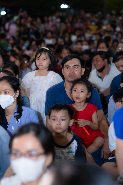 Full-Moon Festival performance program