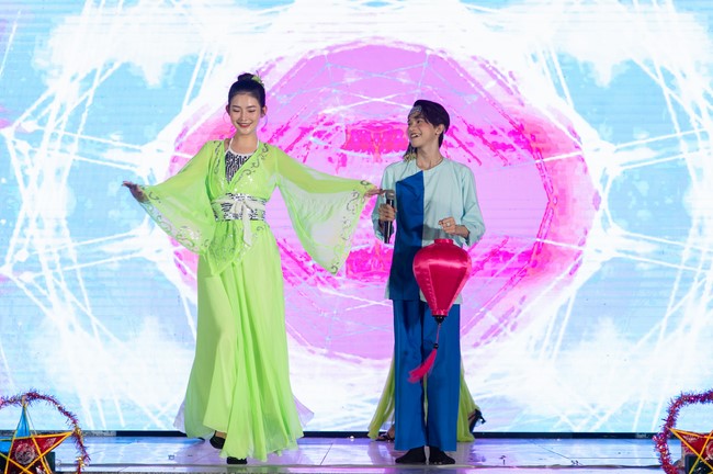 Full-Moon Festival performance program