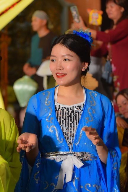 Full-Moon Festival performance program