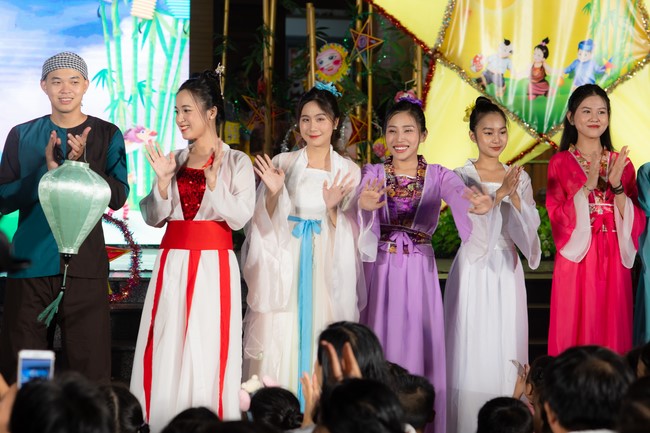 Full-Moon Festival performance program