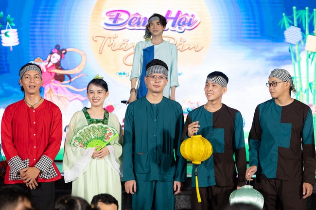 Full-Moon Festival performance program