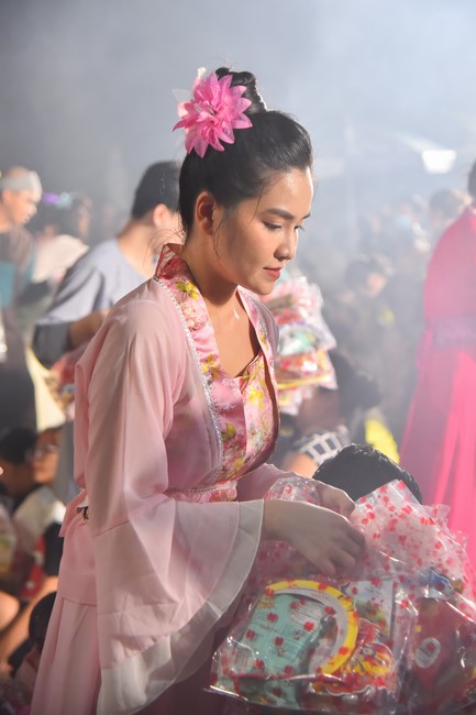 Full-Moon Festival performance program