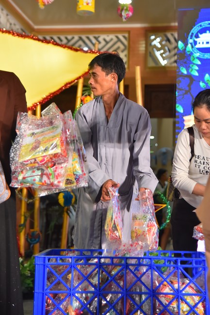 Full-Moon Festival performance program