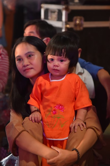 Full-Moon Festival performance program