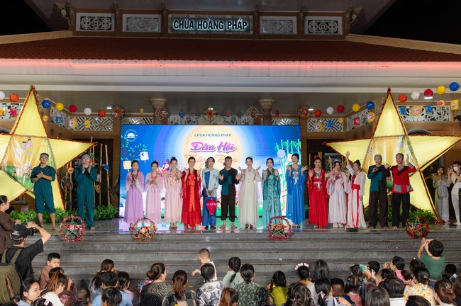 Full-Moon Festival performance program