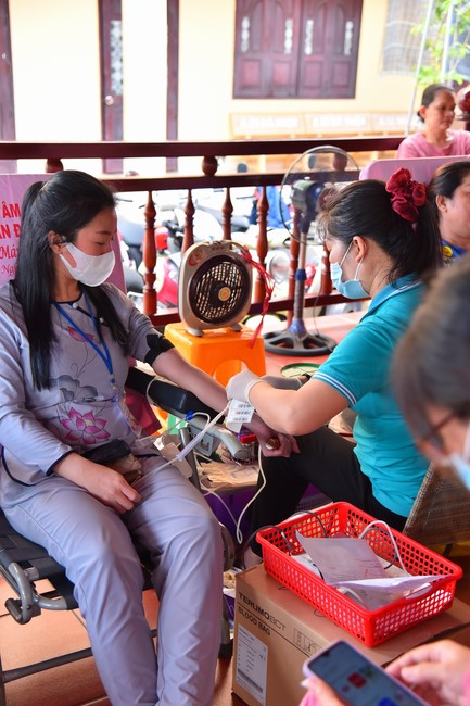 Humanitarian Blood Donation