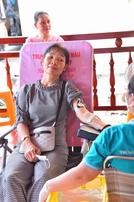 Humanitarian Blood Donation