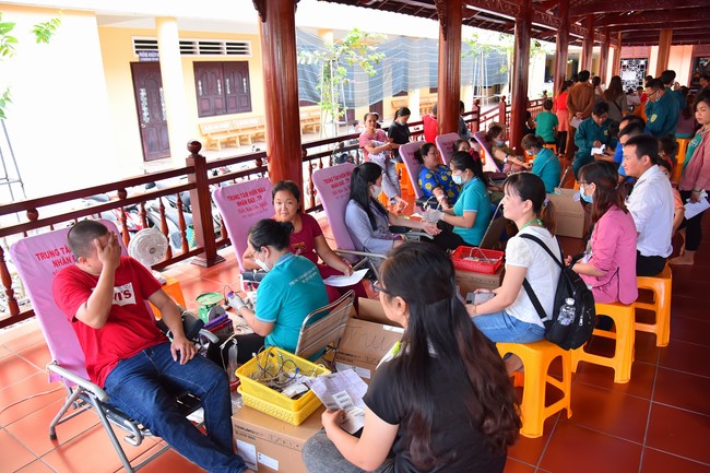 Humanitarian Blood Donation