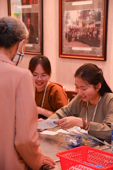 Entering into the 100th Seven-Day Retreat