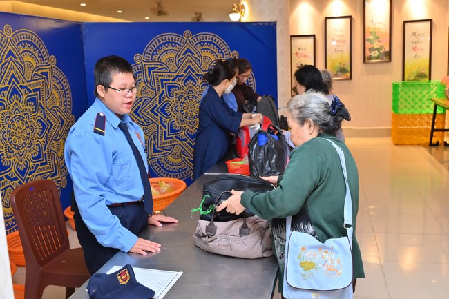 Entering into the 100th Seven-Day Retreat