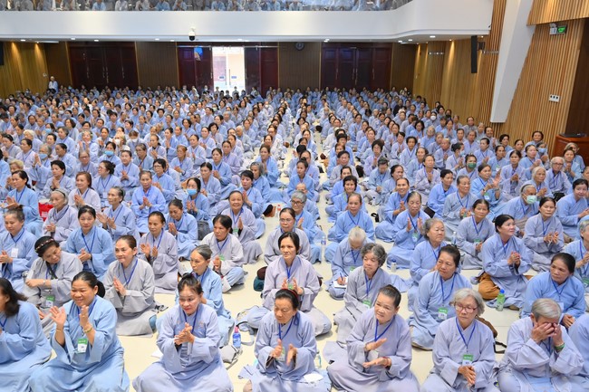 Opening the 100th Seven - Day Retreat