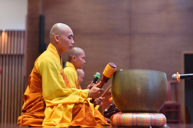 Dharma Talk “Is practice right or wrong?” – The 100th Seven-Day Retreat