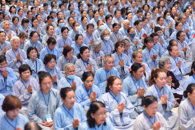 Dharma Talk “Is practice right or wrong?” – The 100th Seven-Day Retreat