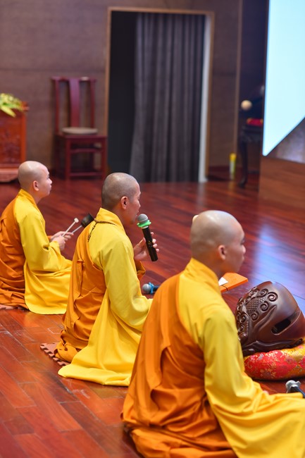 Dharma Talk “Is practice right or wrong?” – The 100th Seven-Day Retreat