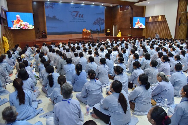 Dharma Talk “Is practice right or wrong?” – The 100th Seven-Day Retreat