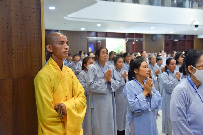 Dharma Talk “Is practice right or wrong?” – The 100th Seven-Day Retreat