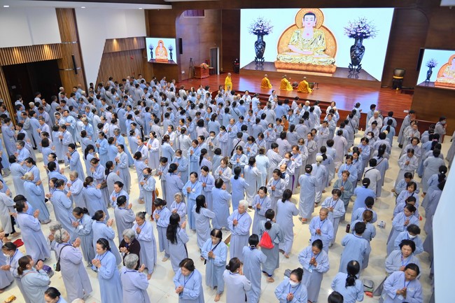 Dharma Talk “Is practice right or wrong?” – The 100th Seven-Day Retreat