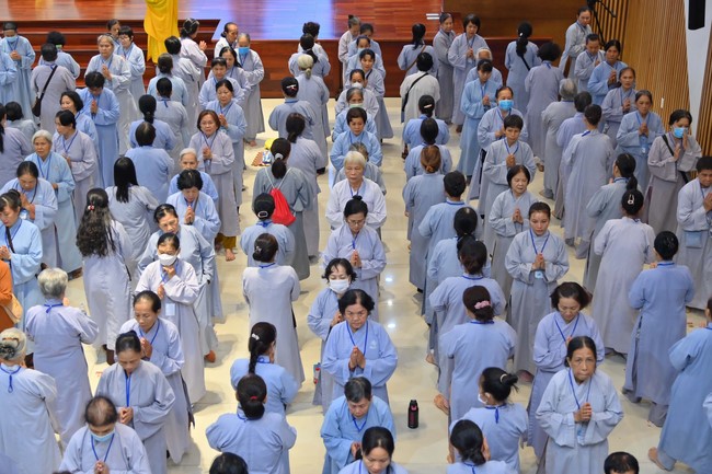 Dharma Talk “Is practice right or wrong?” – The 100th Seven-Day Retreat