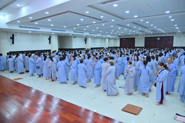 Dharma Talk “Is practice right or wrong?” – The 100th Seven-Day Retreat