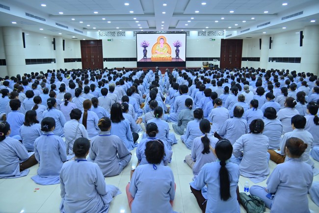 Dharma Talk “Is practice right or wrong?” – The 100th Seven-Day Retreat