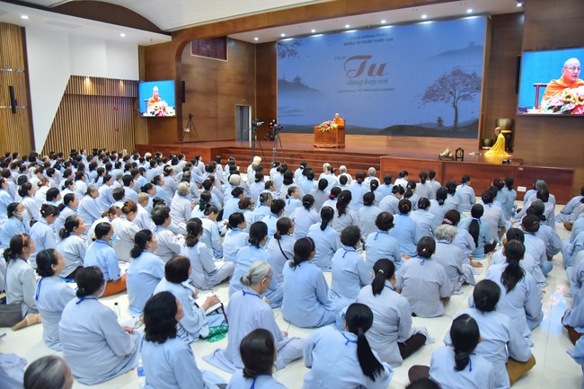 Dharma Talk “Is practice right or wrong?” – The 100th Seven-Day Retreat