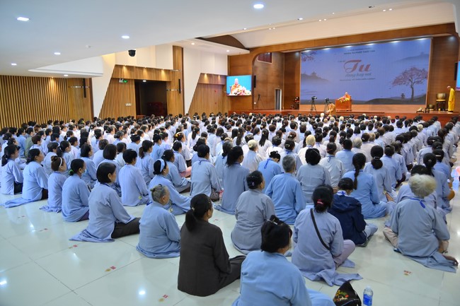 Dharma Talk “Is practice right or wrong?” – The 100th Seven-Day Retreat