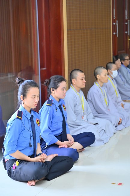 Dharma Talk “Is practice right or wrong?” – The 100th Seven-Day Retreat