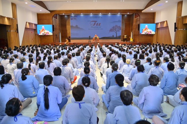 Dharma Talk “Is practice right or wrong?” – The 100th Seven-Day Retreat