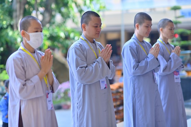 Dharma Talk “Is practice right or wrong?” – The 100th Seven-Day Retreat