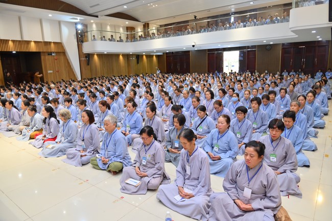 Dharma Talk “Is practice right or wrong?” – The 100th Seven-Day Retreat