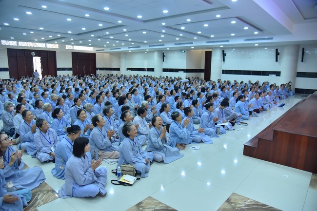 Dharma Talk “Is practice right or wrong?” – The 100th Seven-Day Retreat