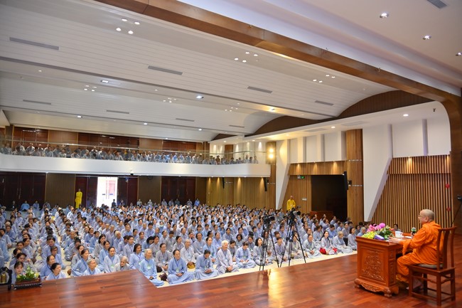 Dharma Talk “Is practice right or wrong?” – The 100th Seven-Day Retreat