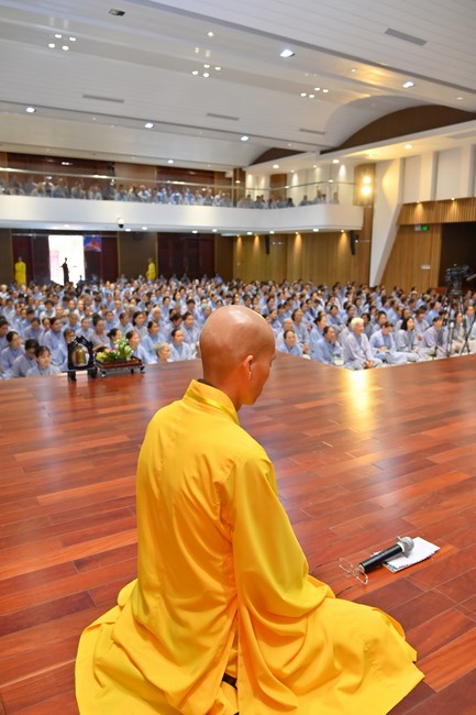Dharma Talk “Is practice right or wrong?” – The 100th Seven-Day Retreat