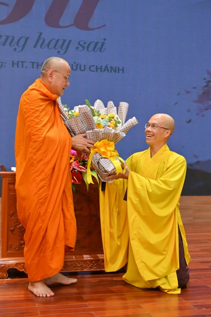 Dharma Talk “Is practice right or wrong?” – The 100th Seven-Day Retreat