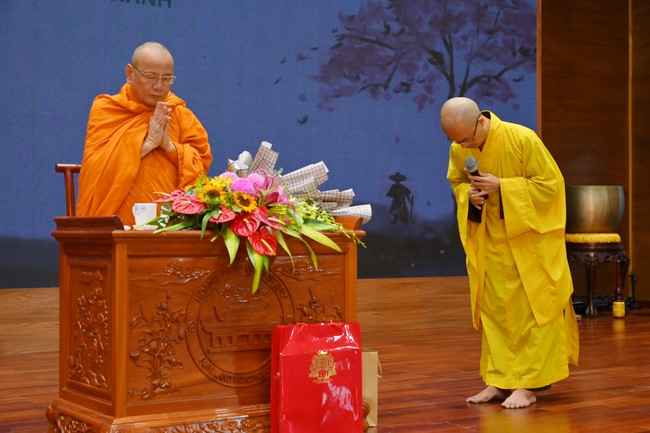 Dharma Talk “Is practice right or wrong?” – The 100th Seven-Day Retreat