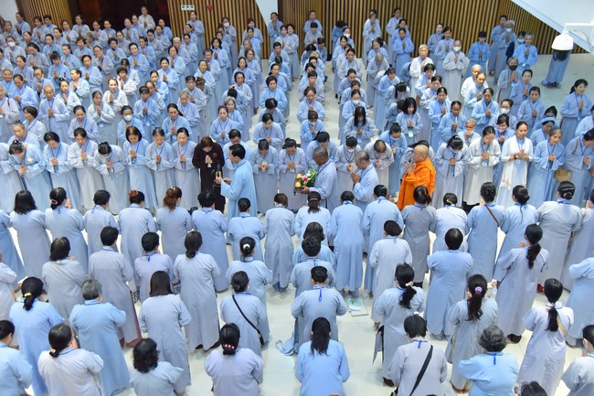Dharma Talk “Is practice right or wrong?” – The 100th Seven-Day Retreat
