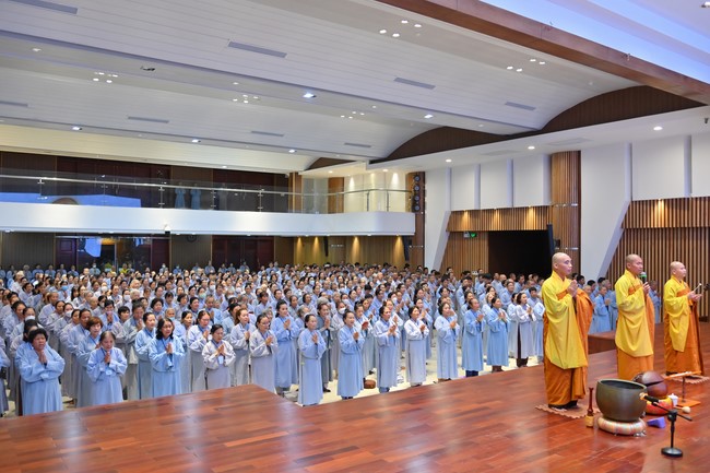 Dharma Talk “Is practice right or wrong?” – The 100th Seven-Day Retreat