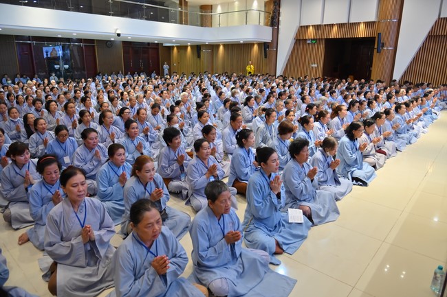 Dharma Talk “Is practice right or wrong?” – The 100th Seven-Day Retreat