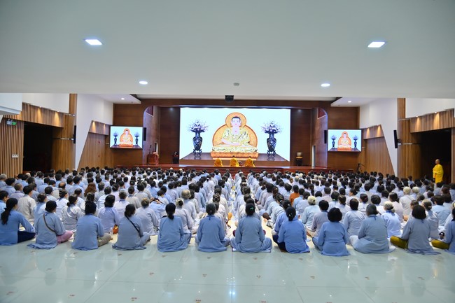 Dharma Talk “Is practice right or wrong?” – The 100th Seven-Day Retreat