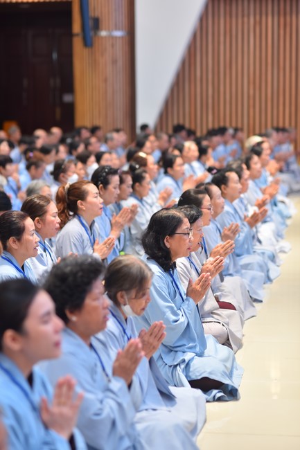 Dharma Talk “Is practice right or wrong?” – The 100th Seven-Day Retreat