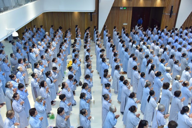 Dharma talk Learning Buddhism should know in the 100th Seven-Day Retreat