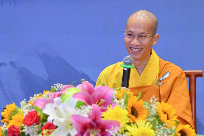 Dharma talk Learning Buddhism should know in the 100th Seven-Day Retreat