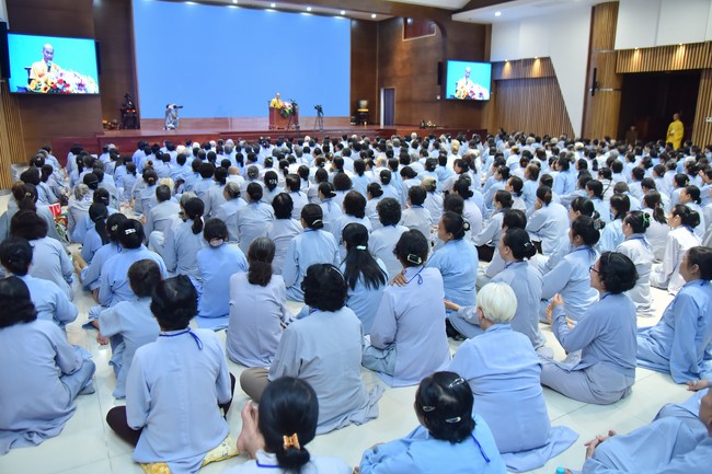 Dharma talk Learning Buddhism should know in the 100th Seven-Day Retreat